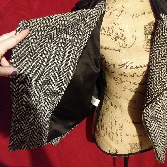 Daniel Rainn Herringbone Faux Leather Vest • Size L - Picture 5 of 10